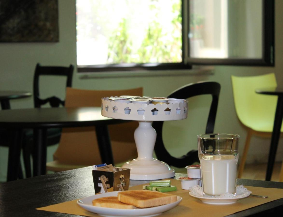 Hotel Touring Ливорно Екстериор снимка