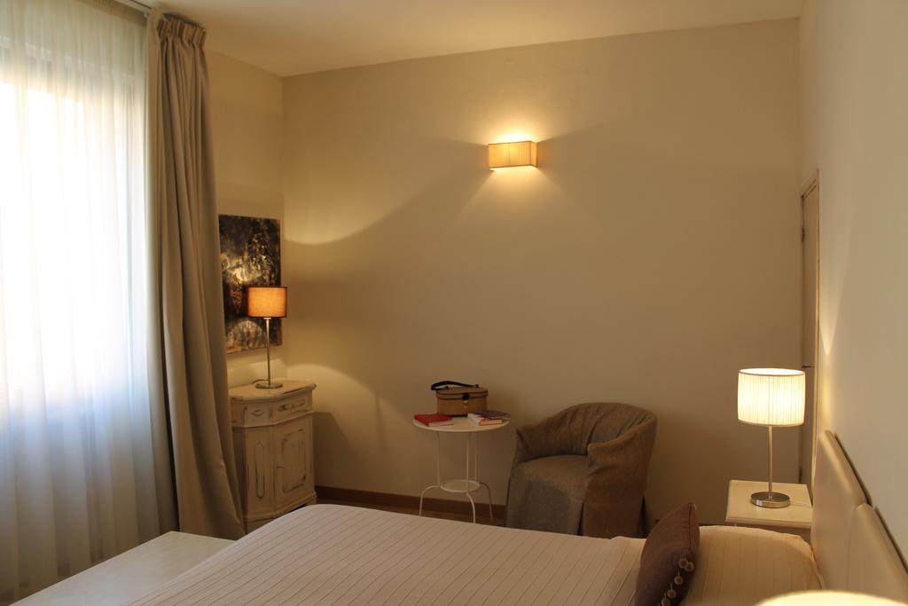 Hotel Touring Ливорно Екстериор снимка