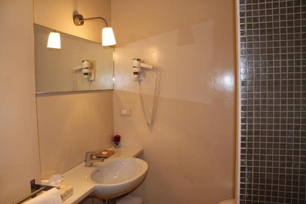 Hotel Touring Ливорно Стая снимка