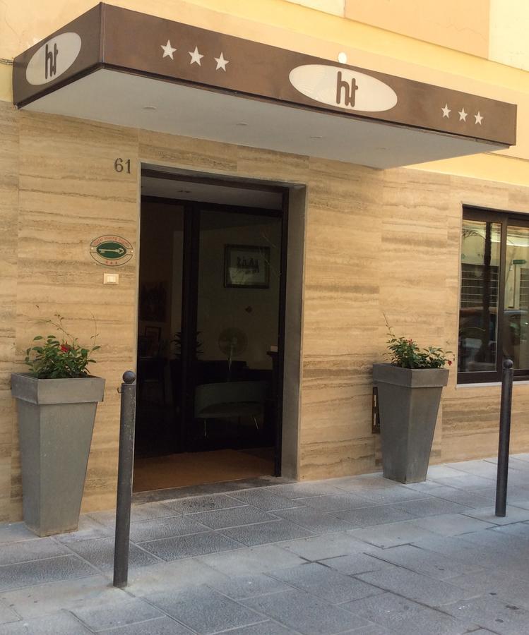 Hotel Touring Ливорно Екстериор снимка